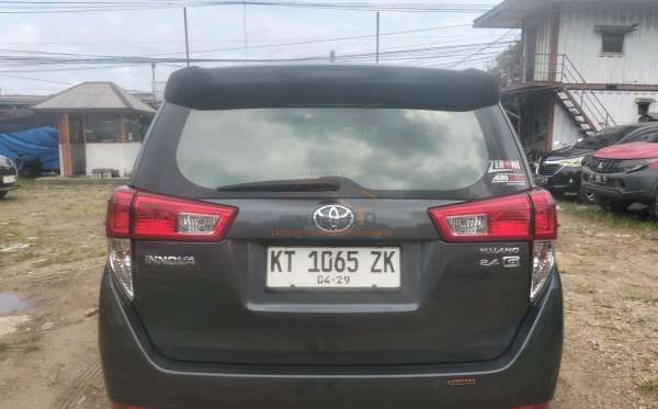 TOYOTA INNOVA