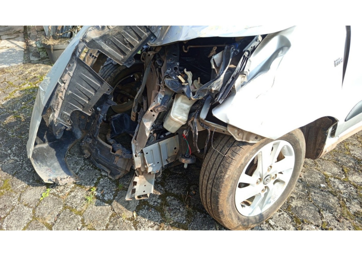 TOYOTA  AVANZA  VELOZ