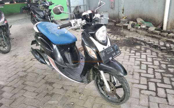 YAMAHA  FINO 125