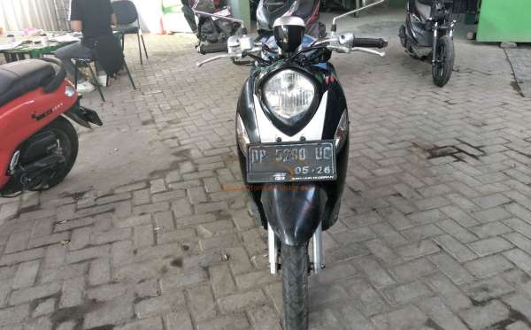 YAMAHA  FINO 125