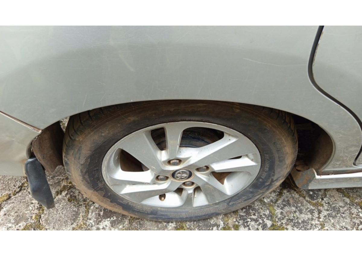 TOYOTA  AVANZA  VELOZ