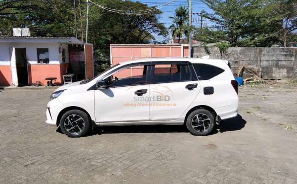 DAIHATSU SIGRA R
