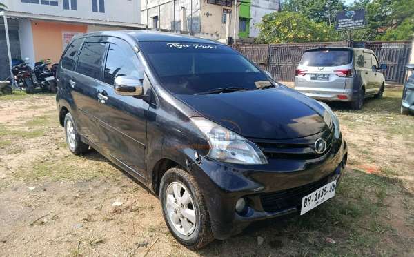 DAIHATSU  XENIA