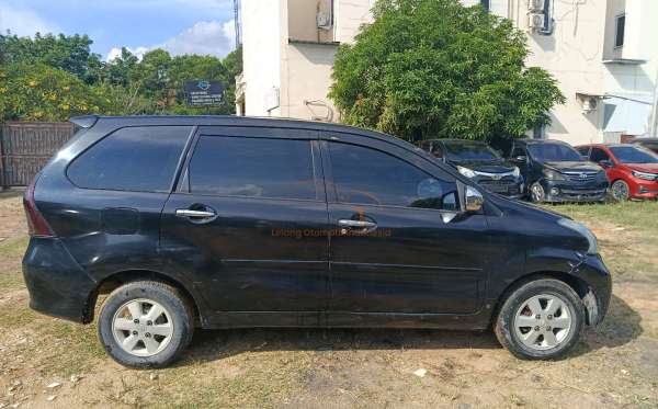 DAIHATSU  XENIA