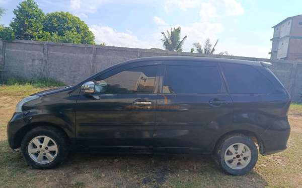 DAIHATSU  XENIA