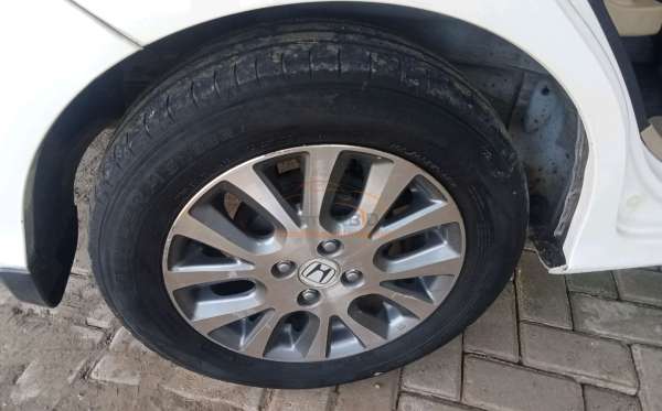 HONDA  MOBILIO  DD4 1.5E