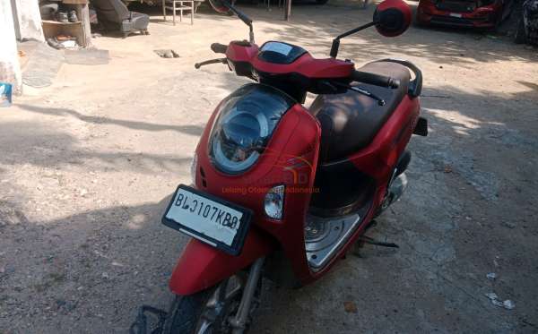 HONDA SCOOPY STYLISH