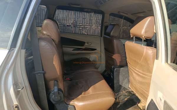 TOYOTA AVANZA