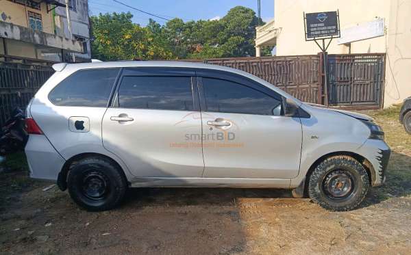 TOYOTA AVANZA