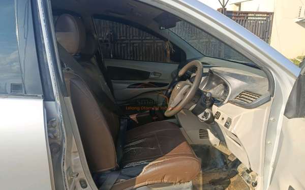 TOYOTA AVANZA