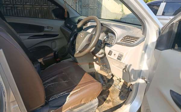 TOYOTA AVANZA