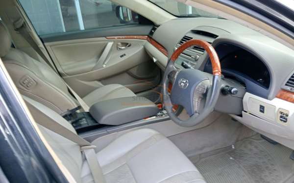 TOYOTA CAMRY V
