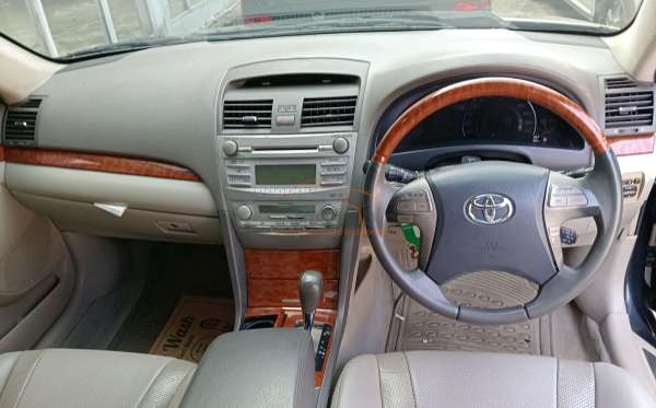 TOYOTA CAMRY V