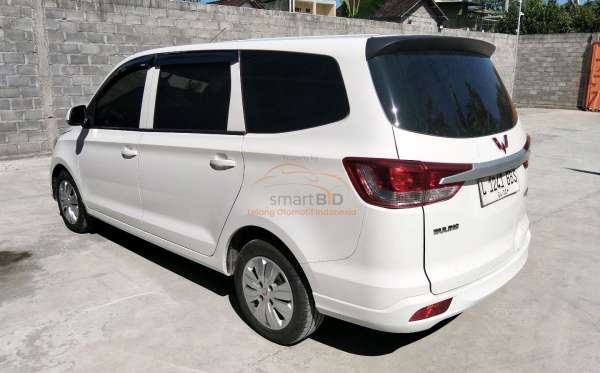 WULING CONFERO