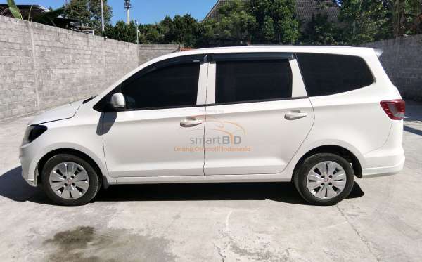 WULING CONFERO