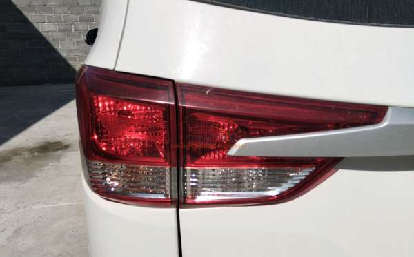 WULING CONFERO