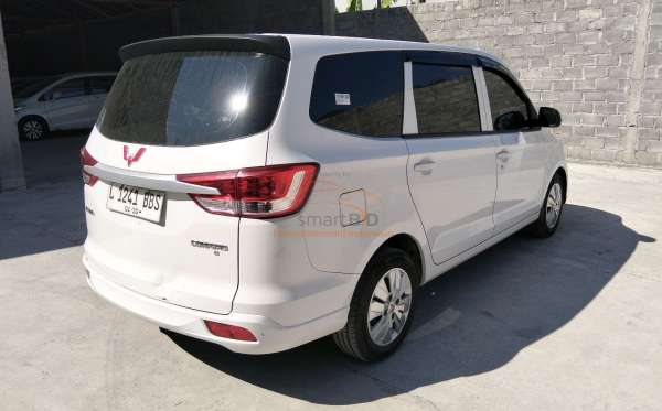 WULING CONFERO