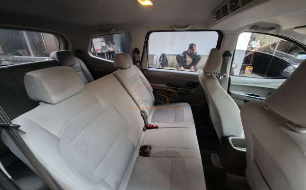 WULING  CONFERO  DB