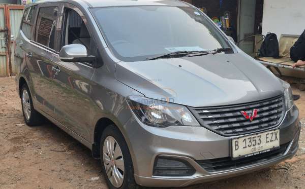 WULING  CONFERO  DB