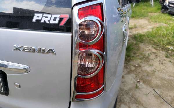 DAIHATSU XENIA