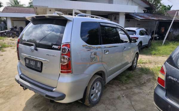 DAIHATSU XENIA