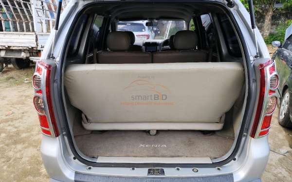 DAIHATSU XENIA