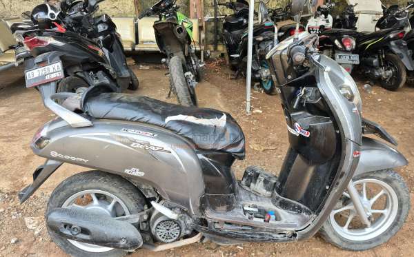 HONDA SCOOPY eSP STYLISH