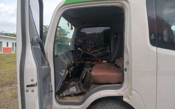 ISUZU NMR