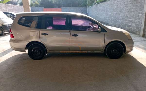 NISSAN GRAND LIVINA