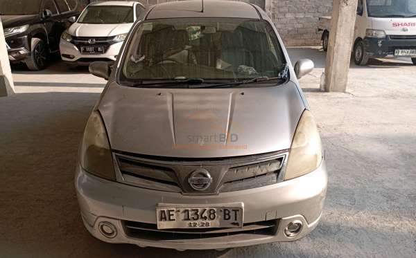 NISSAN GRAND LIVINA