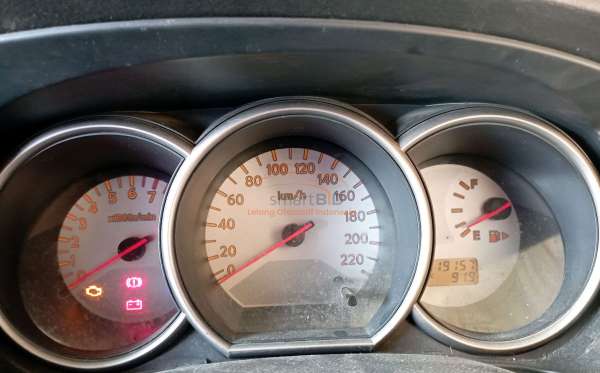 NISSAN GRAND LIVINA