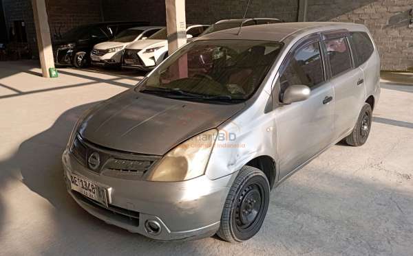 NISSAN GRAND LIVINA