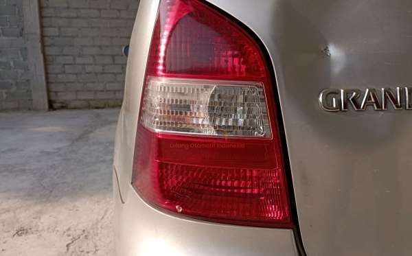 NISSAN GRAND LIVINA