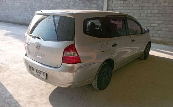 NISSAN GRAND LIVINA