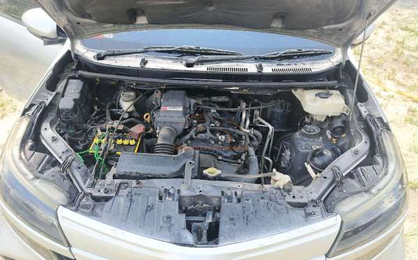 TOYOTA AVANZA 1.3 E