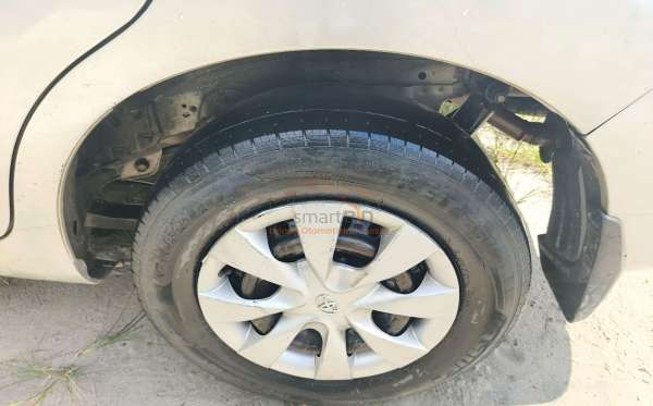 TOYOTA AVANZA 1.3 E