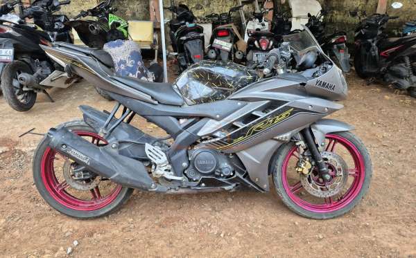 YAMAHA YZF R15