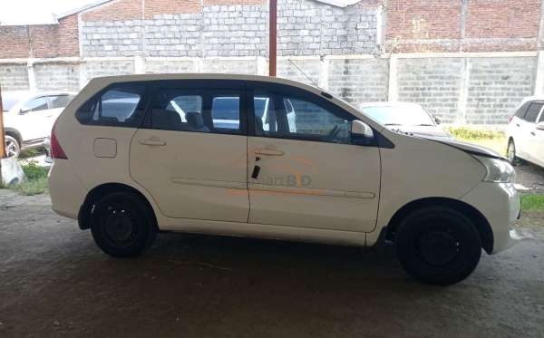 DAIHATSU XENIA