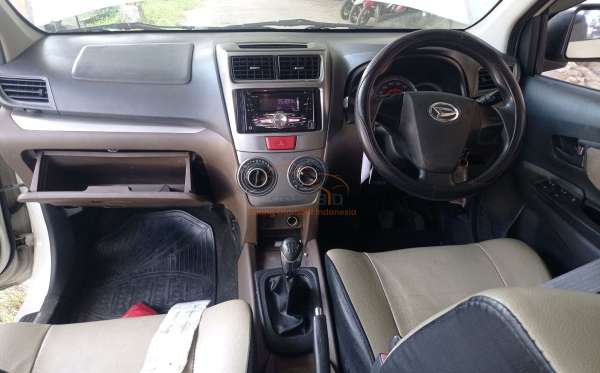 DAIHATSU XENIA