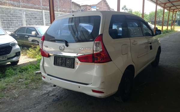 DAIHATSU XENIA
