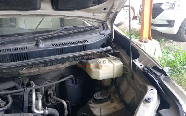 DAIHATSU XENIA