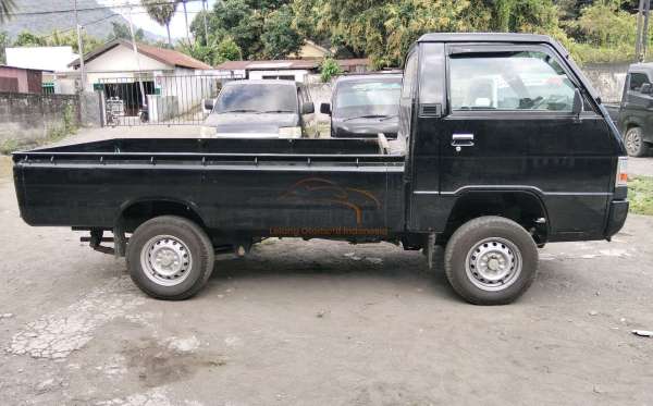 MITSUBISHI L 300
