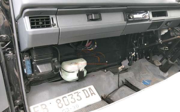 MITSUBISHI L 300