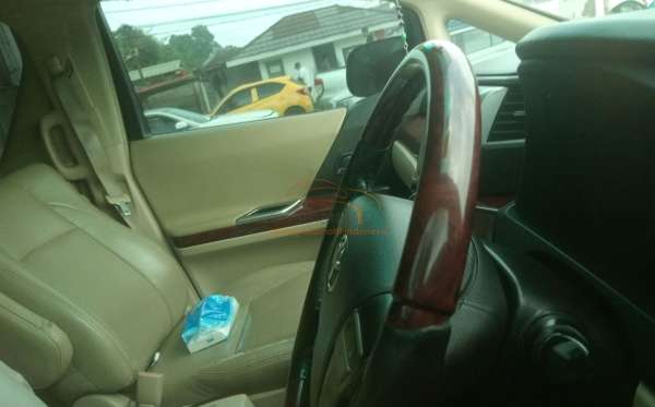 TOYOTA  ALPHARD  2.4