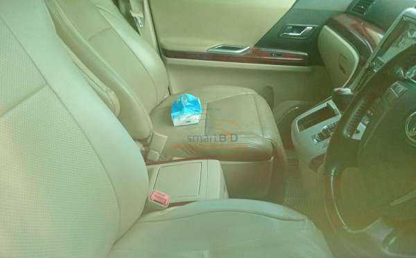 TOYOTA  ALPHARD  2.4