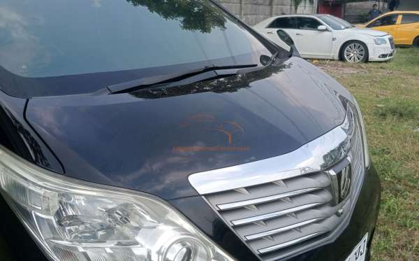 TOYOTA  ALPHARD  2.4