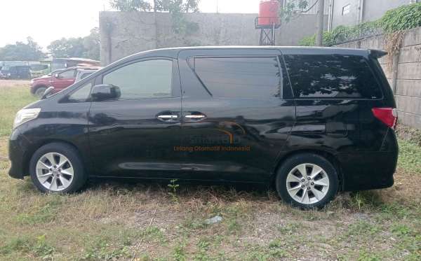 TOYOTA  ALPHARD  2.4