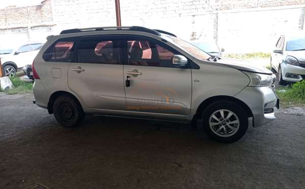 TOYOTA AVANZA
