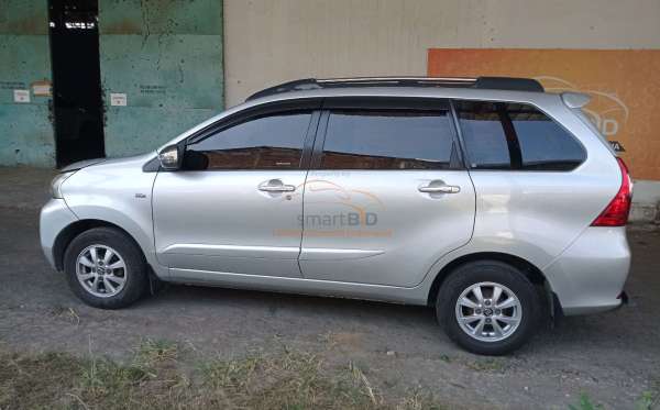 TOYOTA AVANZA