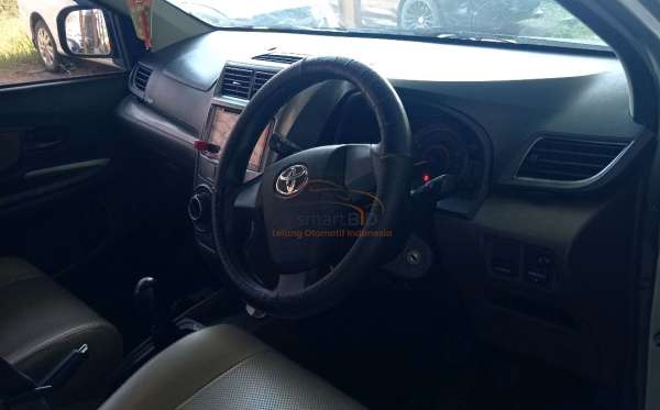 TOYOTA AVANZA